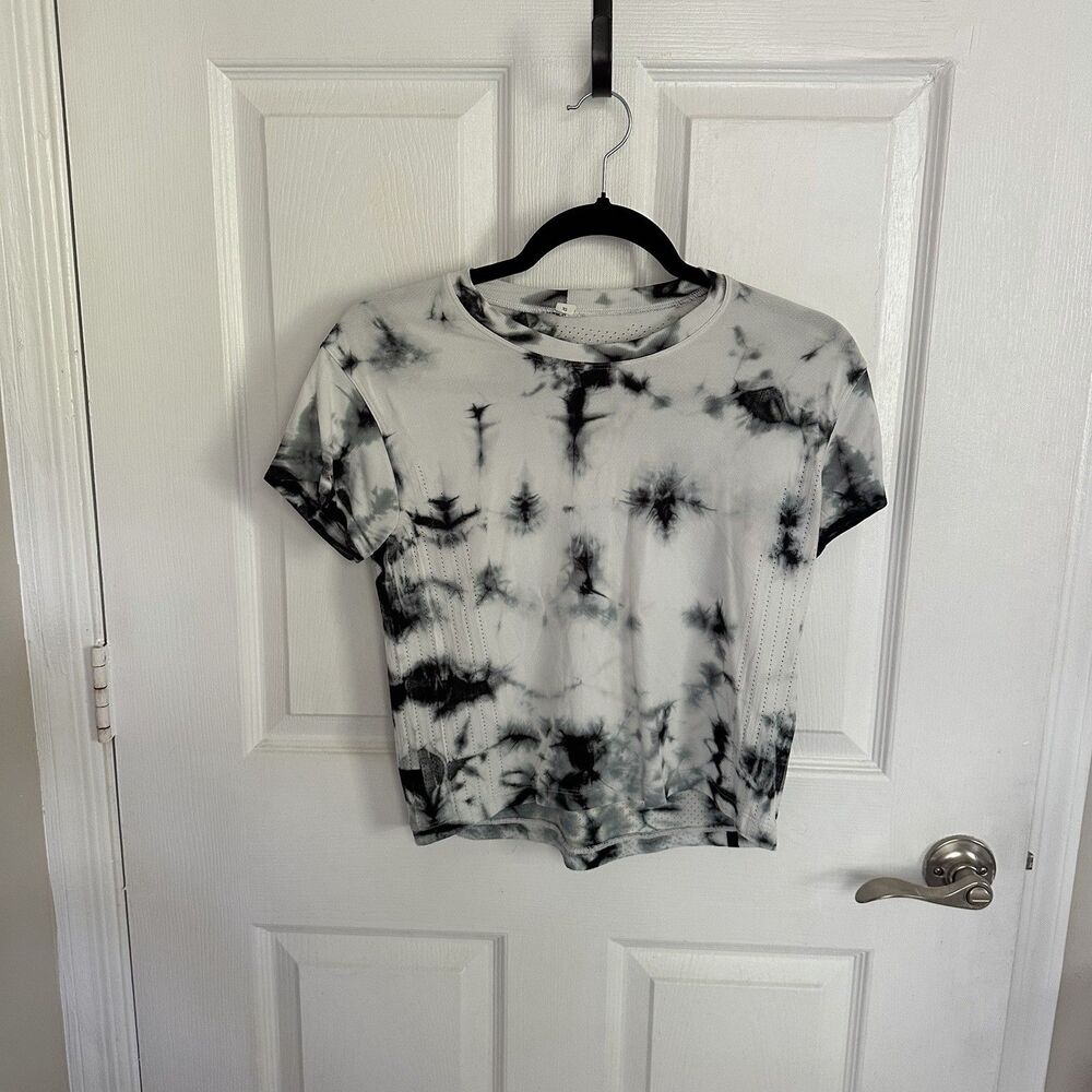 Lululemon Deep Coal Black Tie Dye Train to Be Shibori Cropped Short Sleeve Top